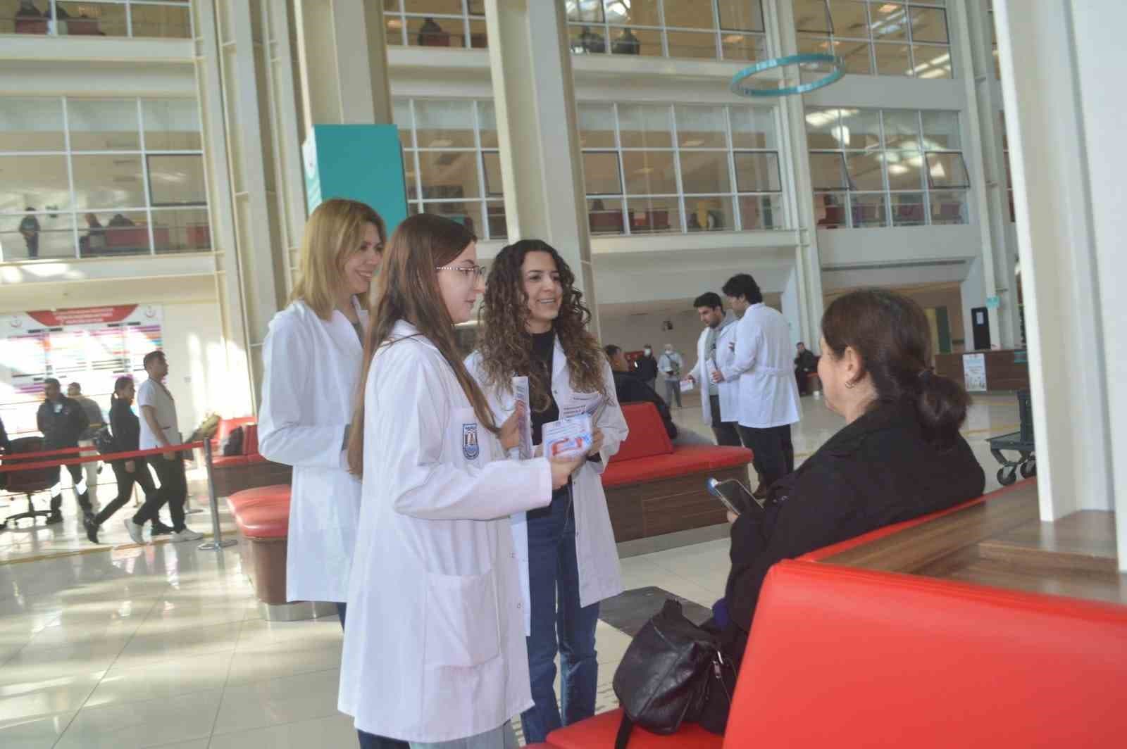 Kolon kanseriyle mücadelede erken teşhis hayat kurtarıyor