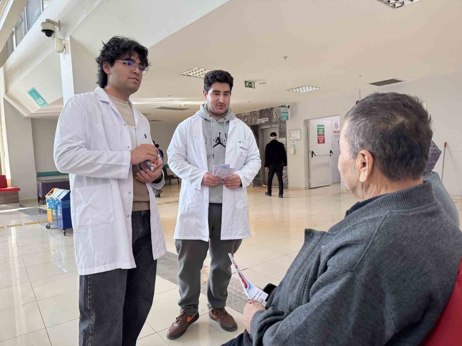 Kolon kanseriyle mücadelede erken teşhis hayat kurtarıyor