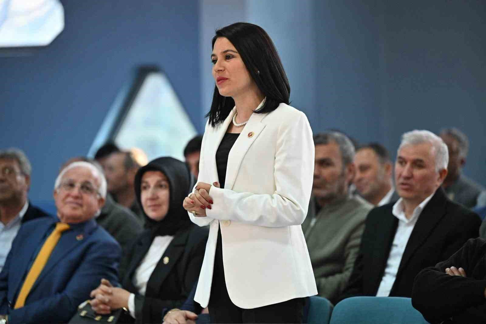 Büyükşehir Belediye Başkanı Dutlulu, Salihli’de muhtarlarla buluştu