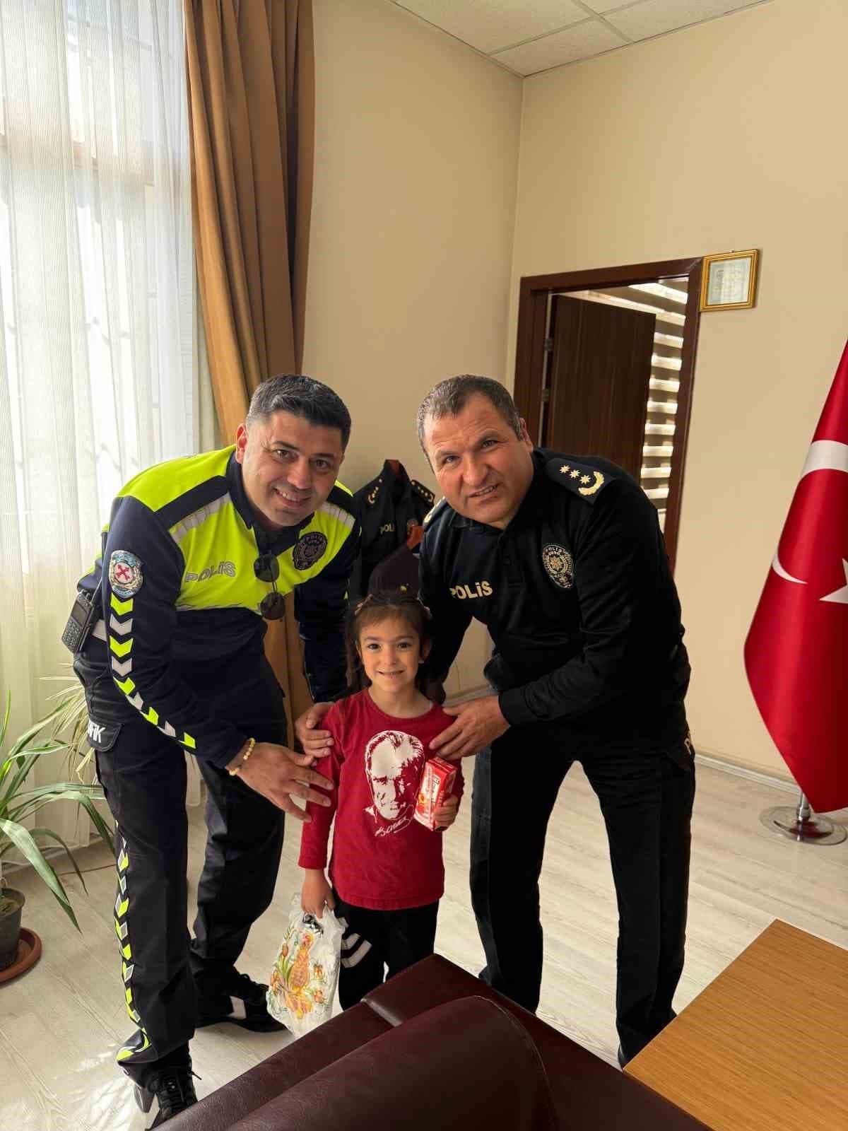 Tireli miniklerden Bayındır Emniyetine anlamlı ziyaret