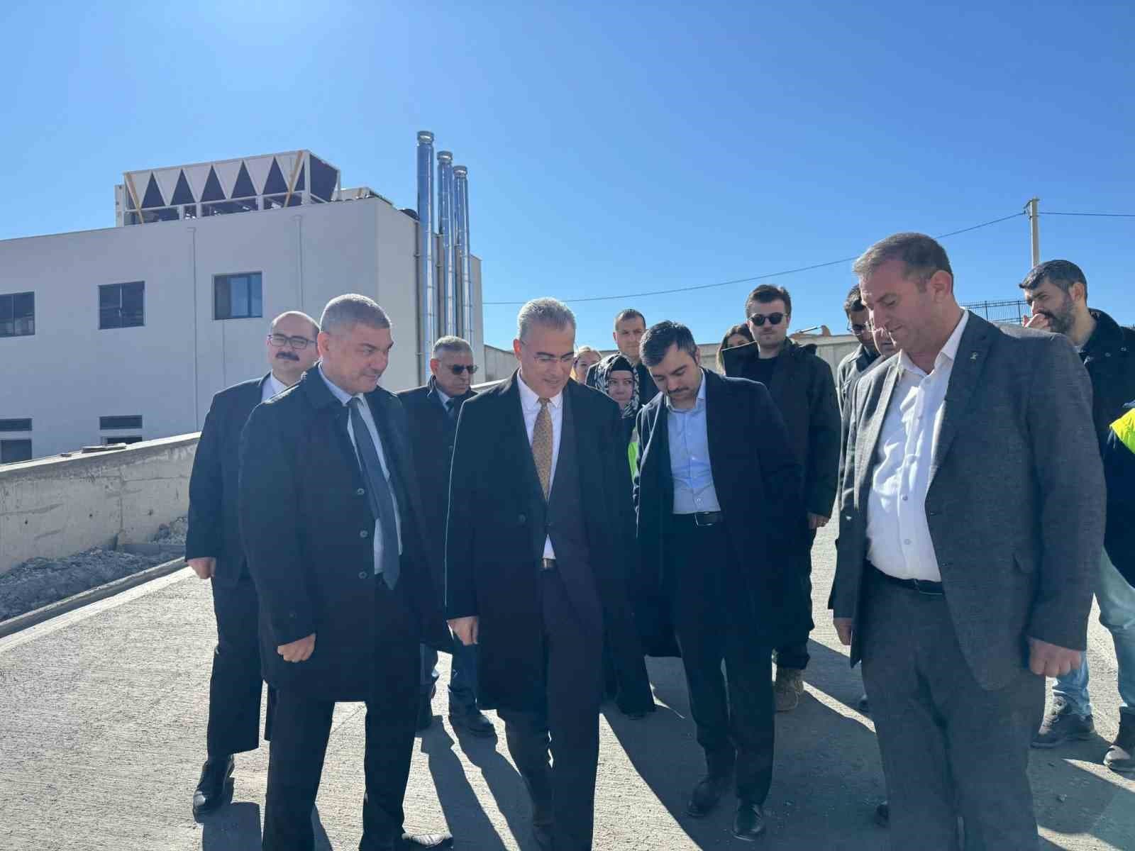 60 yataklı Dicle Devlet Hastanesi’nin yapımının yüzde 95’i tamamlandı