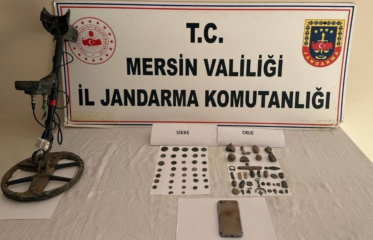 Mersin’de tarihi eser operasyonu, çeşitli objeler ele geçirildi