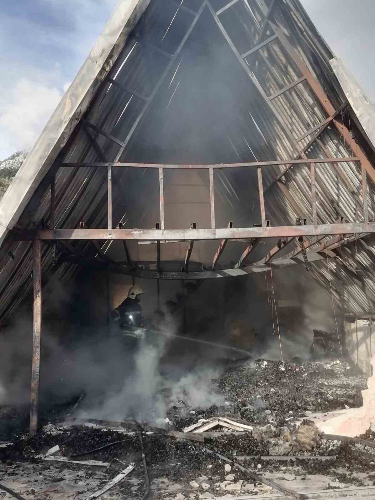 Fethiye’de bungalov ev yangını