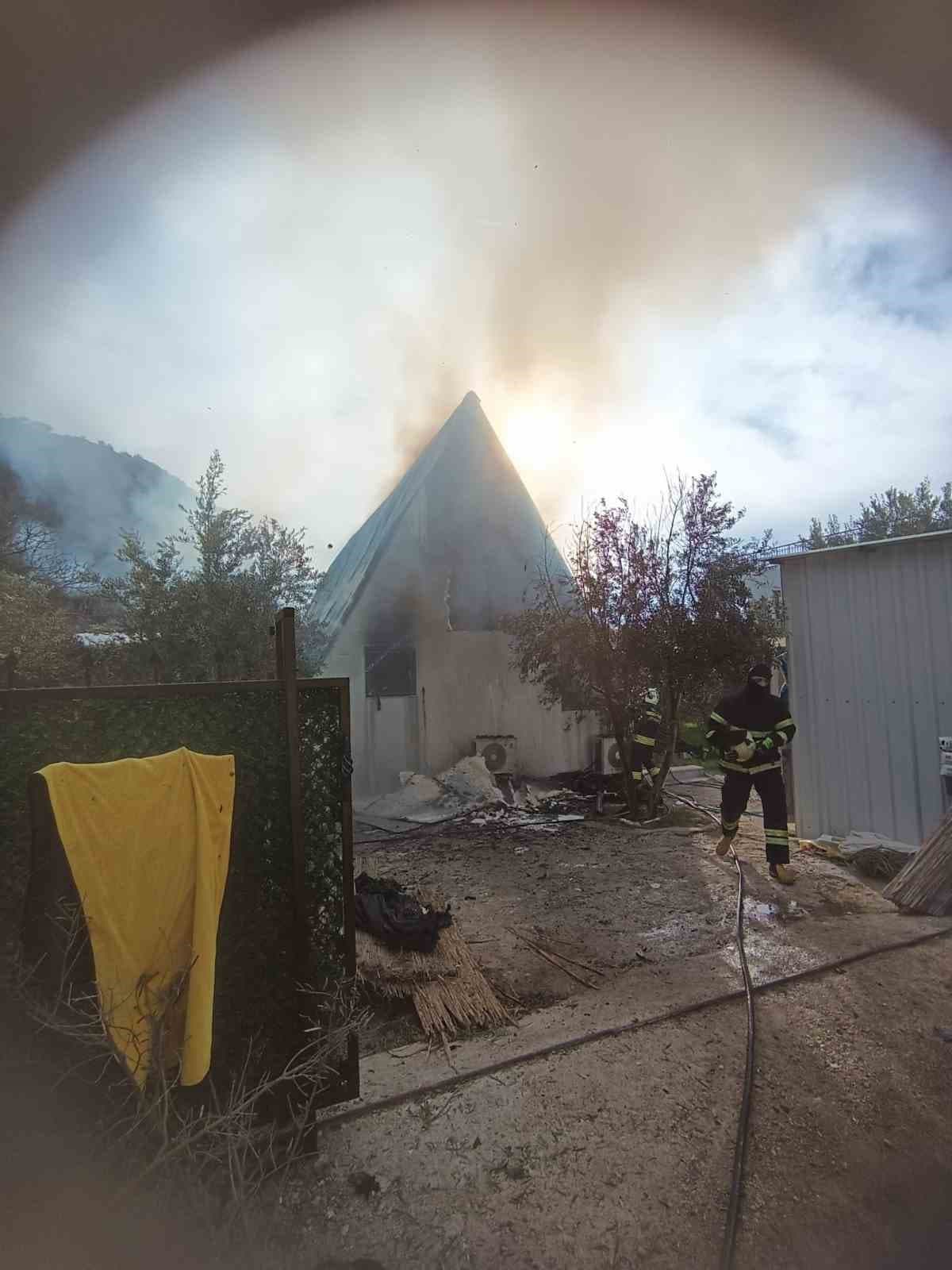 Fethiye’de bungalov ev yangını