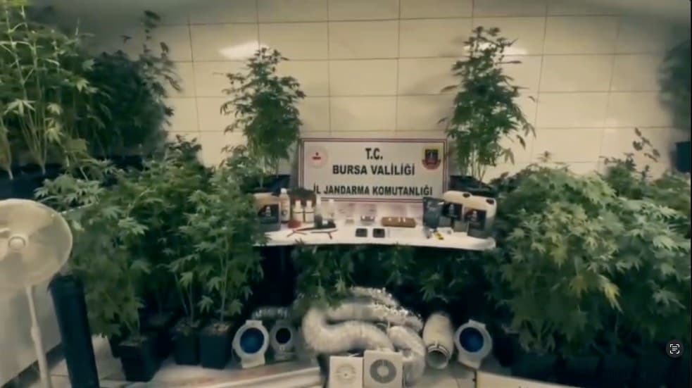 Bursa’da Jandarma’dan uyuşturucu tacirlerine darbe