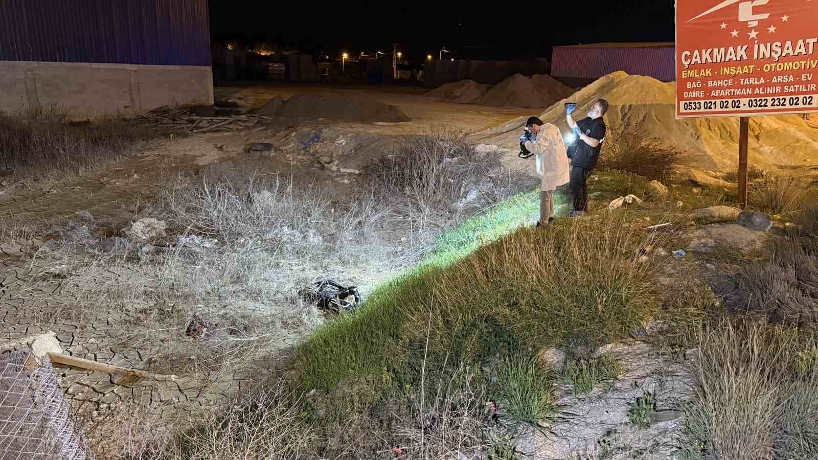 Adana’da belediye otobüsüyle çarpışan motosiklet sürücüsü genç, hayatını kaybetti