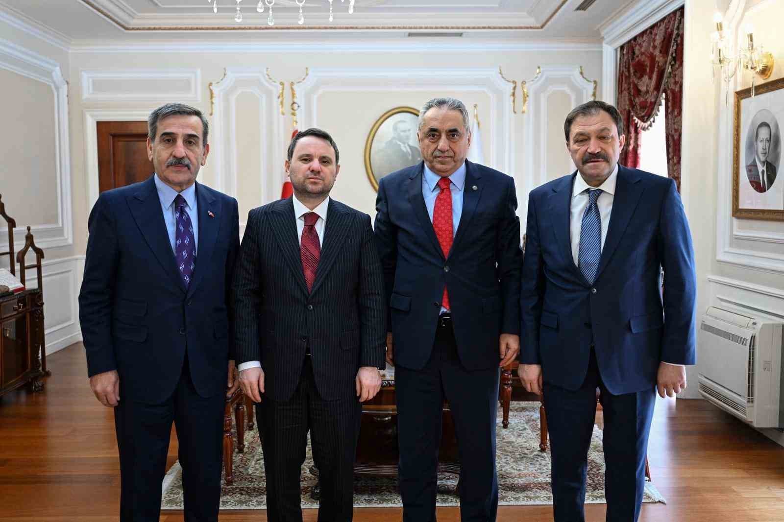 Bakan Gürlek: "10 yılı doldurmayan bir hakim, ticaret mahkemesi başkanı olmayacak"