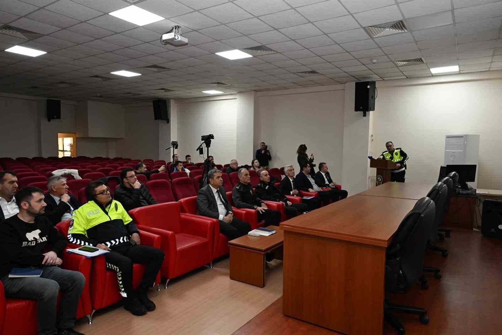 Kastamonu’da Trafik Kanunu’ndaki düzenlemelerle ilgili detaylar anlatıldı