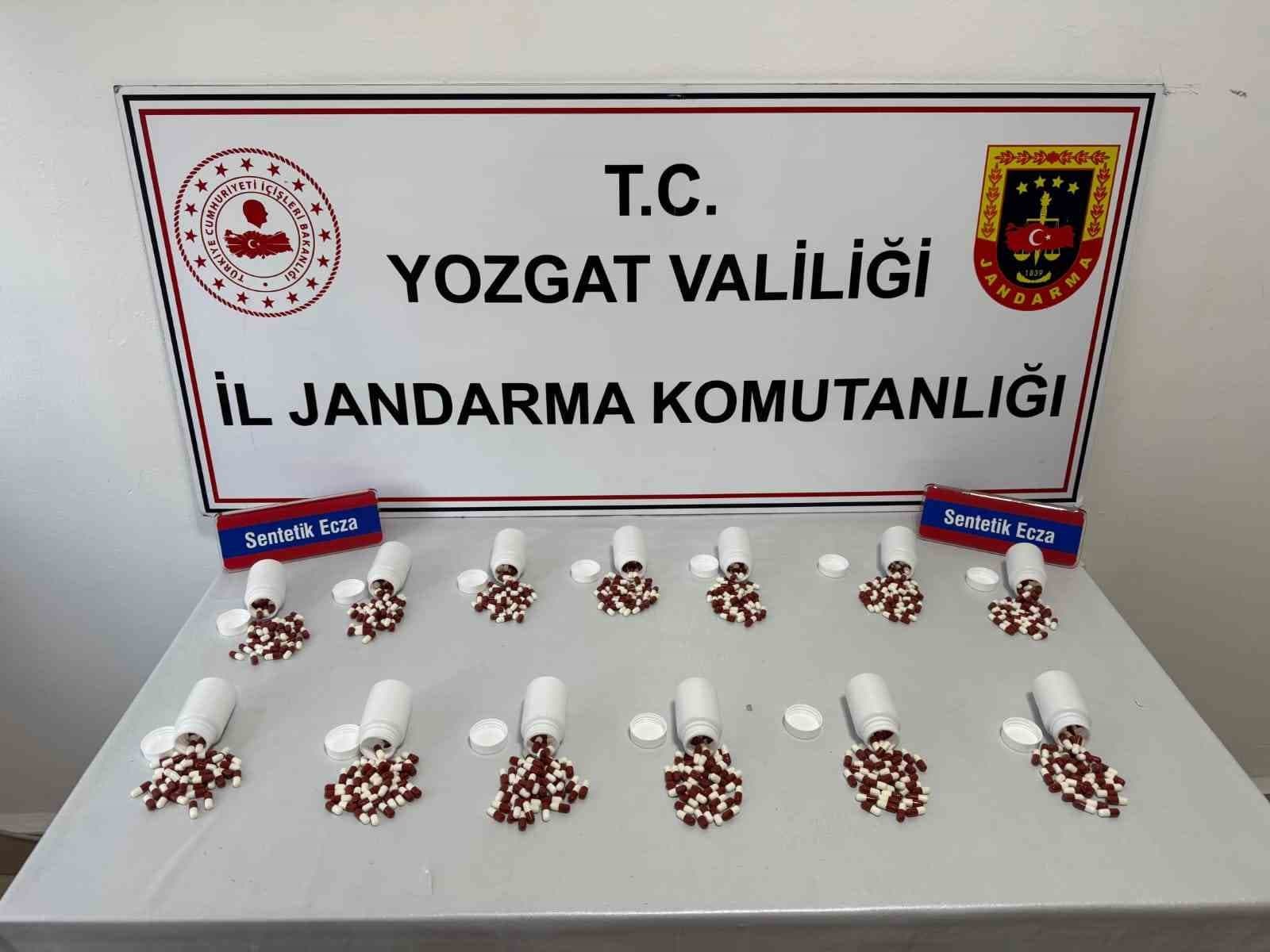 Yozgat’ta toplam 745 adet sentetik ecza hap ele geçirildi