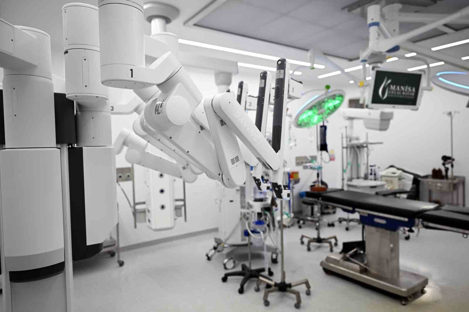 MCBÜ Hafsa Sultan Hastanesi’nde Robotik Cerrahi dönemi başladı