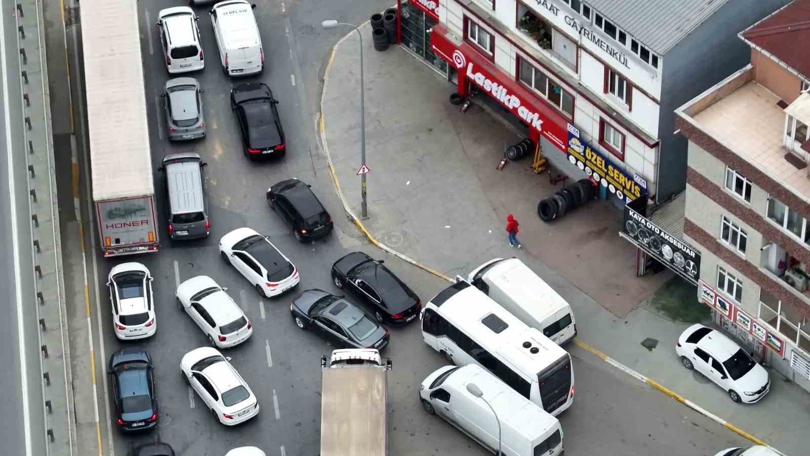 Yolu bırakıp kaldırımdan gittiler: Dron denetiminde ceza yağdı