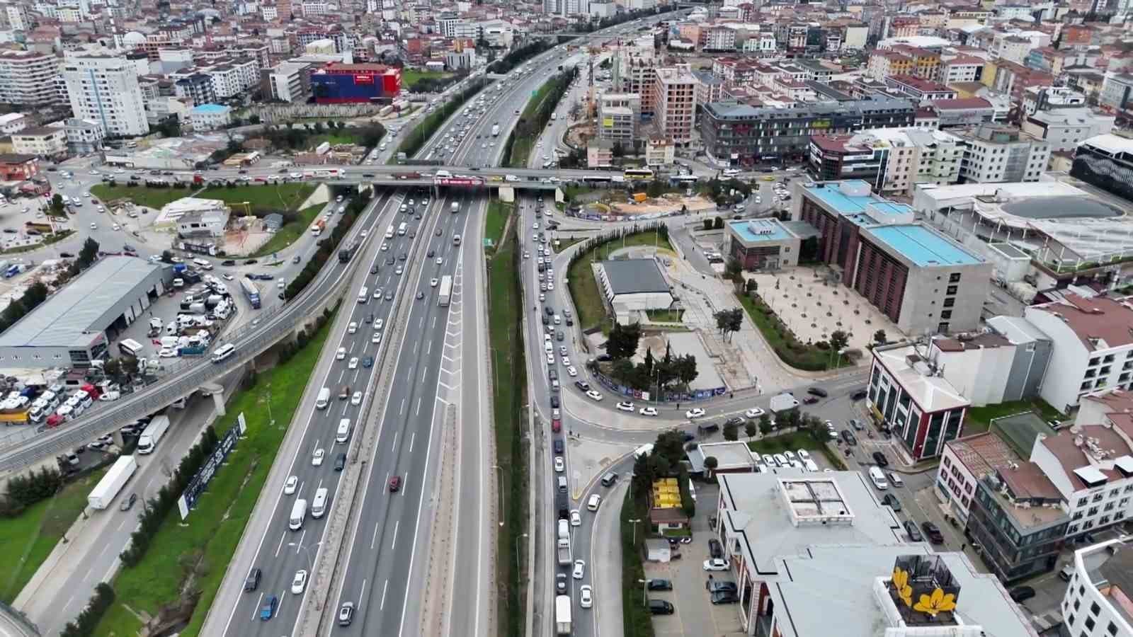 Yolu bırakıp kaldırımdan gittiler: Dron denetiminde ceza yağdı
