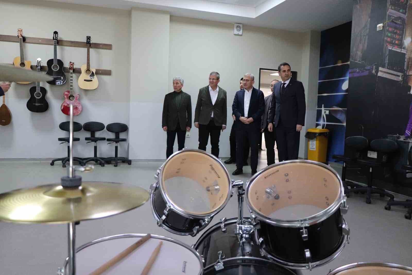 AK Partili Türkmen ve Subaşıoğlu’ndan Denizli’de "Eser Siyaseti" turu