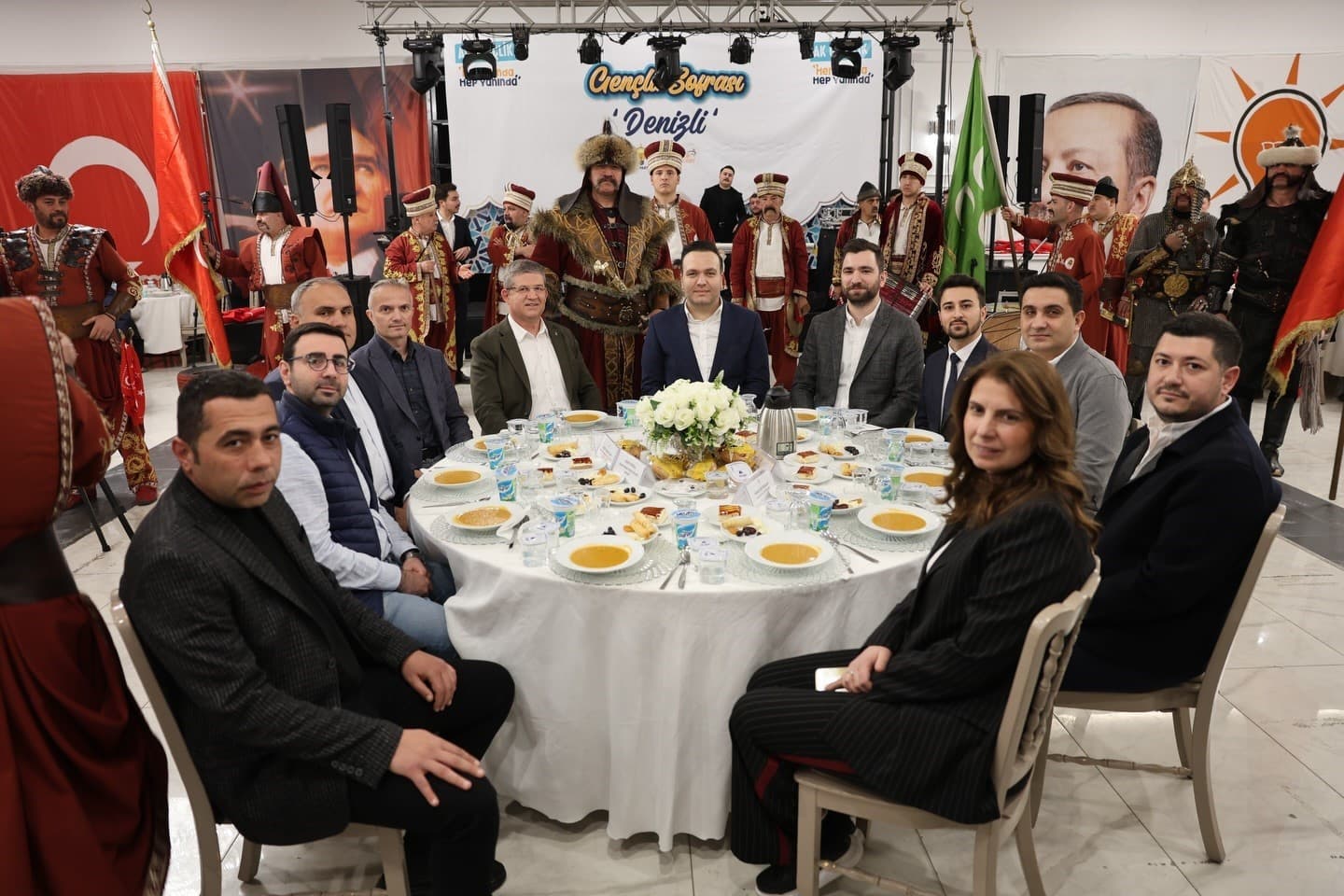 AK Parti Gençlik Kolları Genel Başkanı İbiş Denizli’de gençlerle iftarda buluştu