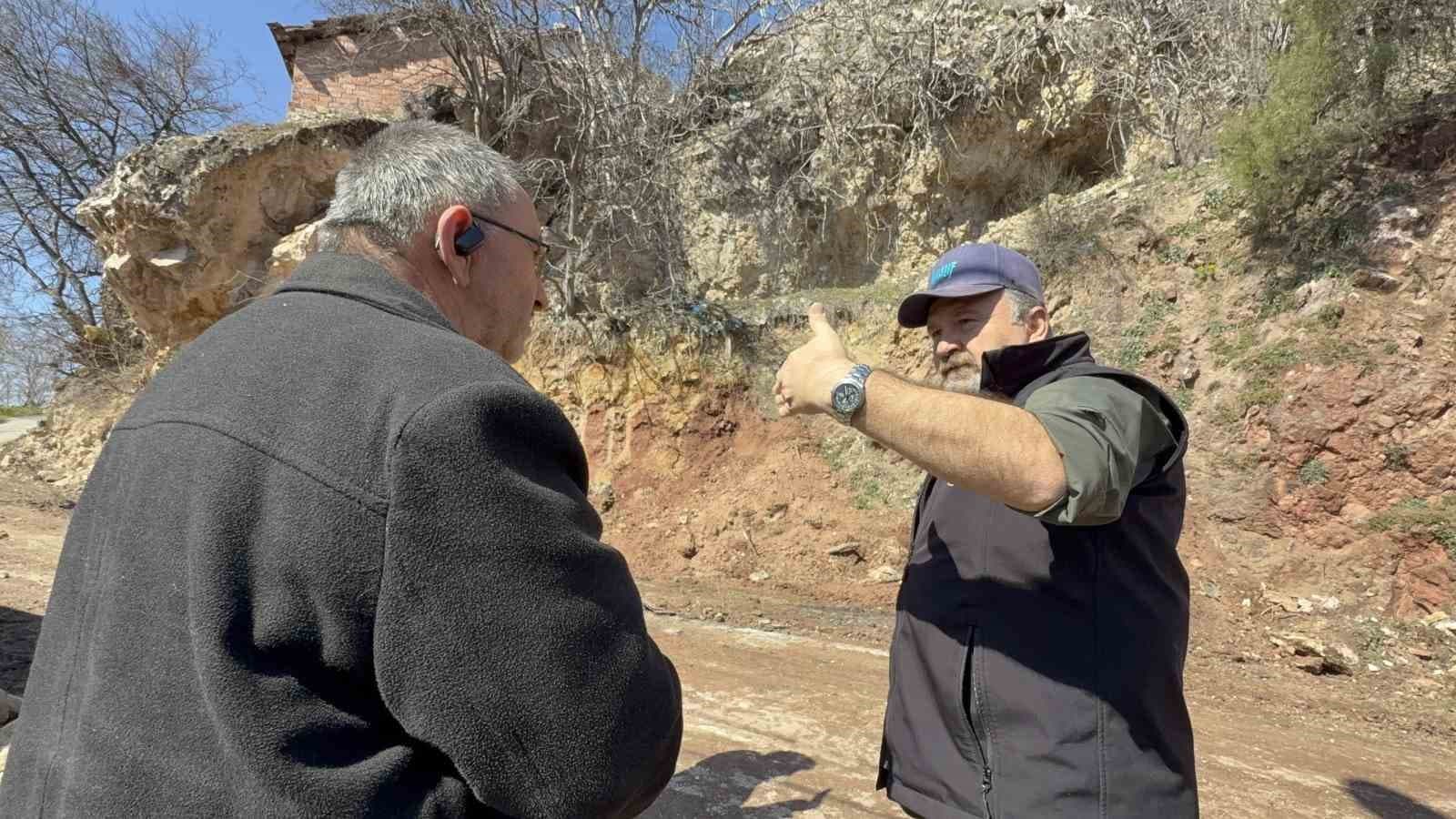 Tokat’ta 5,6 büyüklüğündeki depremin merkezi Pınarbeyli havadan görüntülendi