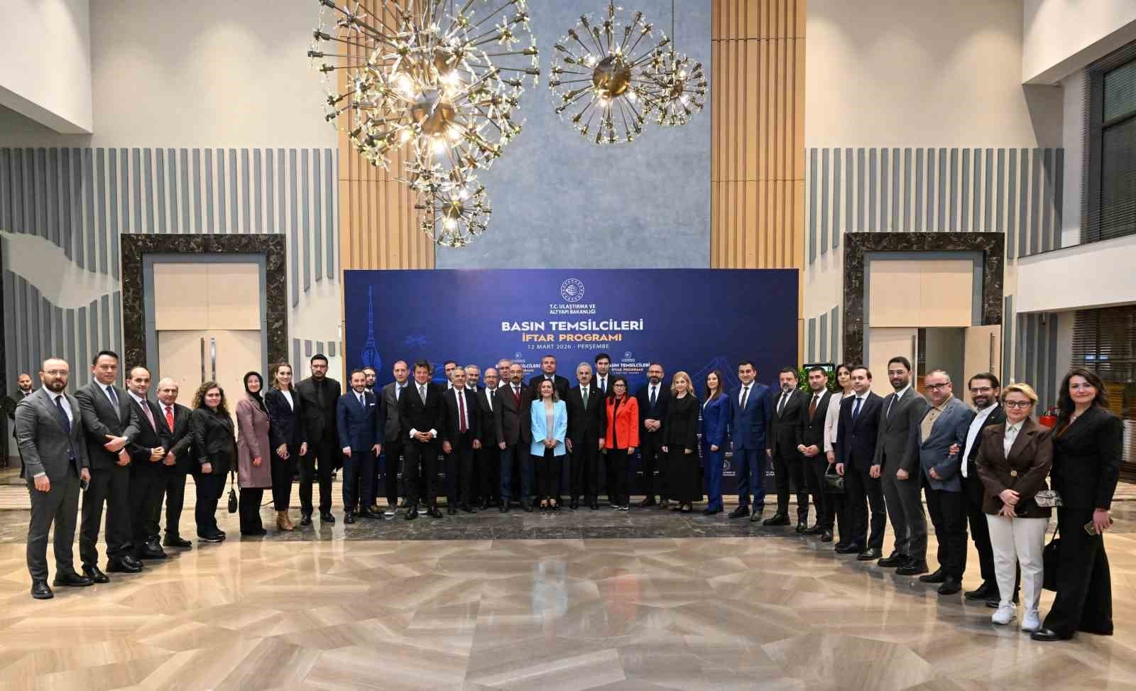 Bakan Uraloğlu: "800 tane geminin hala Hürmüz Boğazı’nda olduğunu söyleyebilirim"