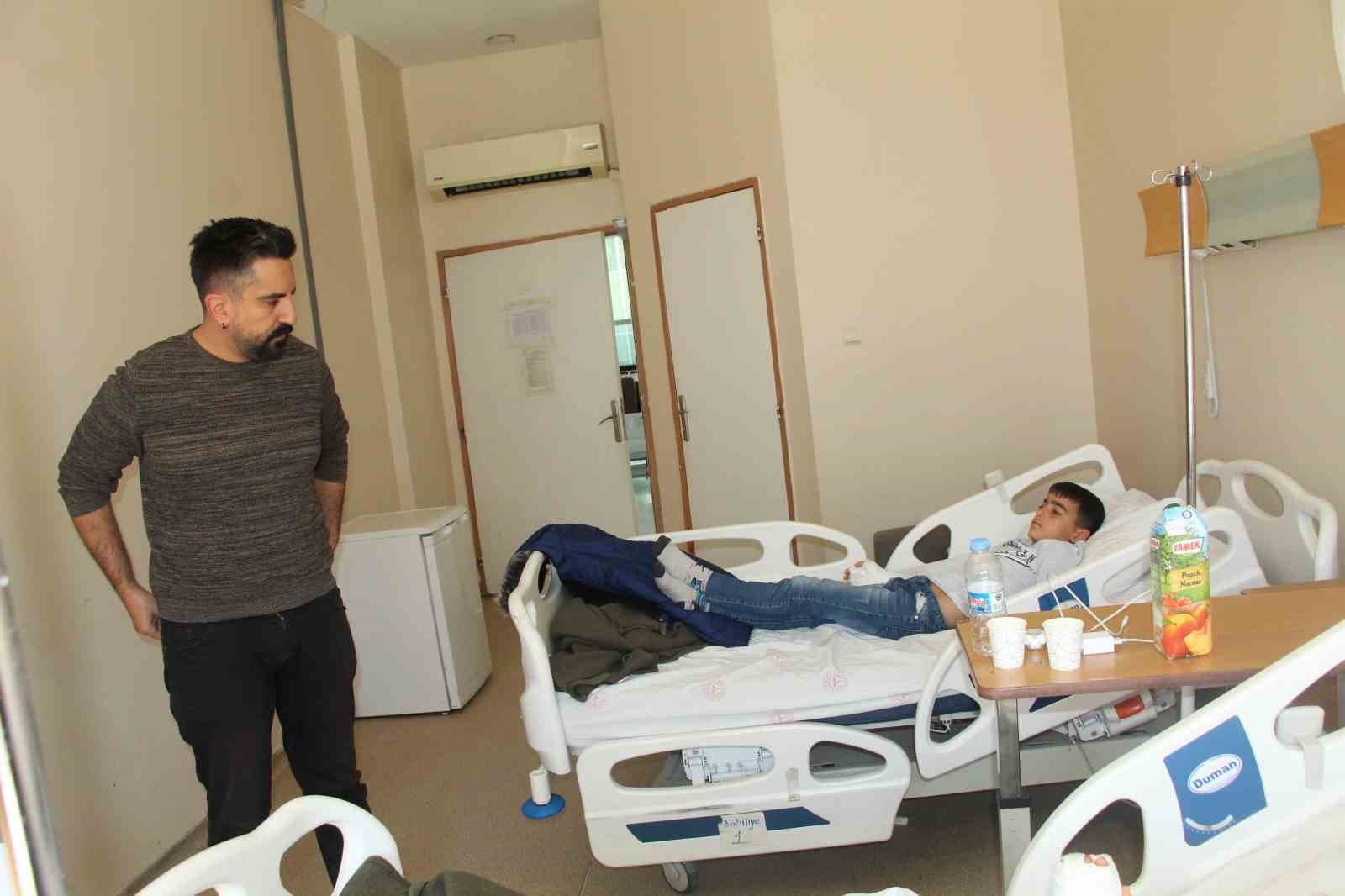 Şırnak’ta yapışık parmaklı iki kardeş ameliyatla sağlıklarına kavuştu