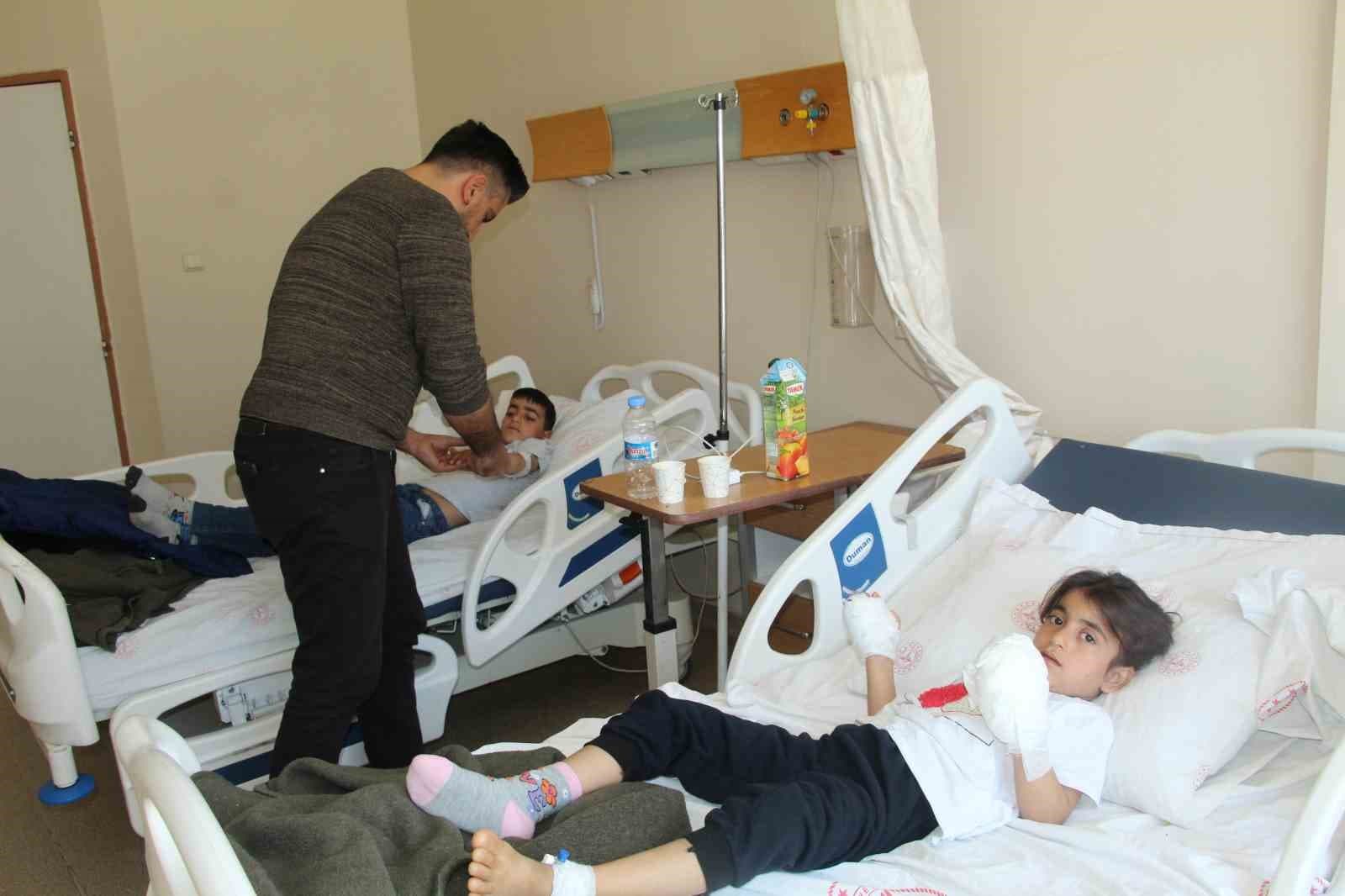 Şırnak’ta yapışık parmaklı iki kardeş ameliyatla sağlıklarına kavuştu