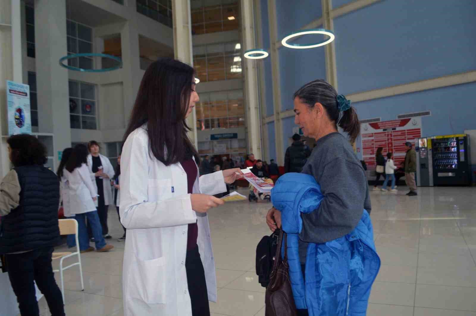 MSKÜ Tıp Fakültesi öğrencilerinden sigara dumanına karşı sosyal farkındalık projesi