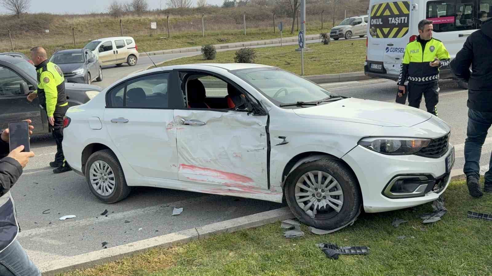 Samsun’da otobüs ile otomobil kavşakta çarpıştı: 9 yaralı