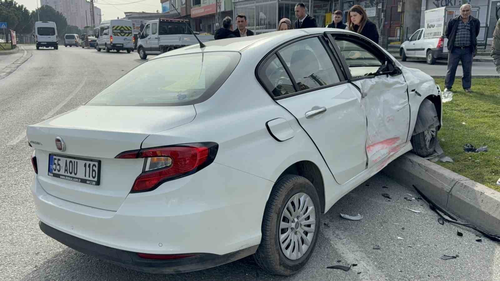 Samsun’da otobüs ile otomobil kavşakta çarpıştı: 9 yaralı