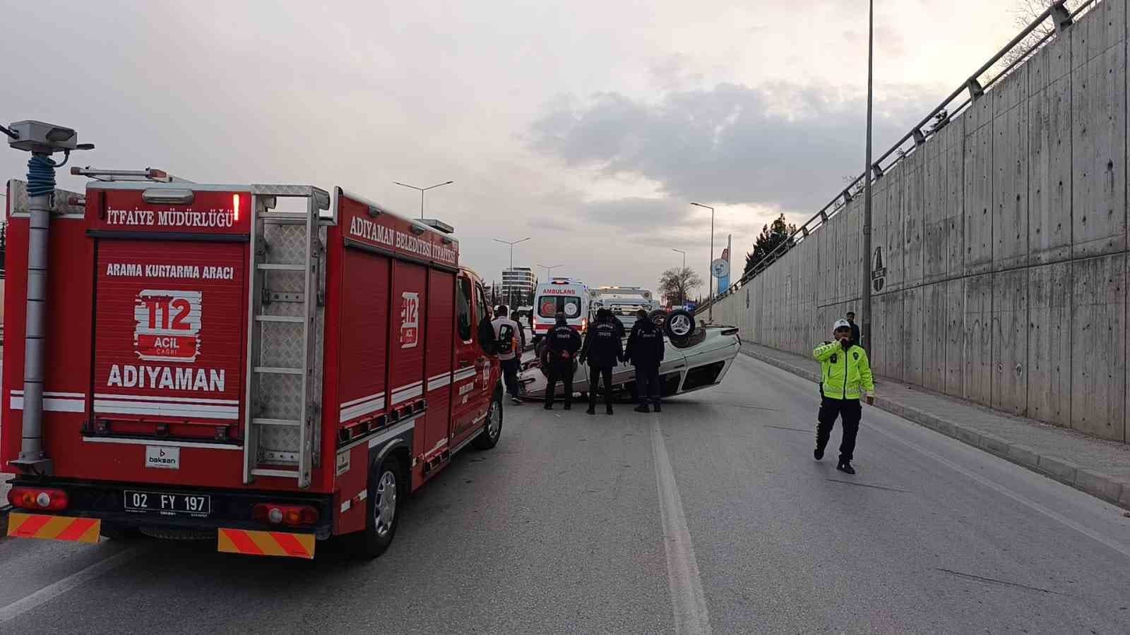 Adıyaman’da otomobil takla attı: 3 yaralı