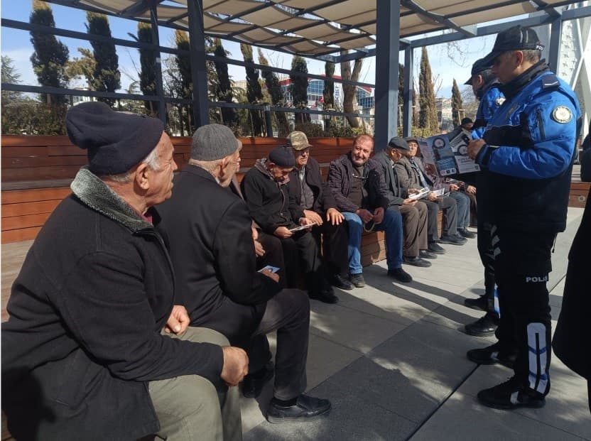 Niğde’de narkotik ekiplerinden bilgilendirme etkinliği