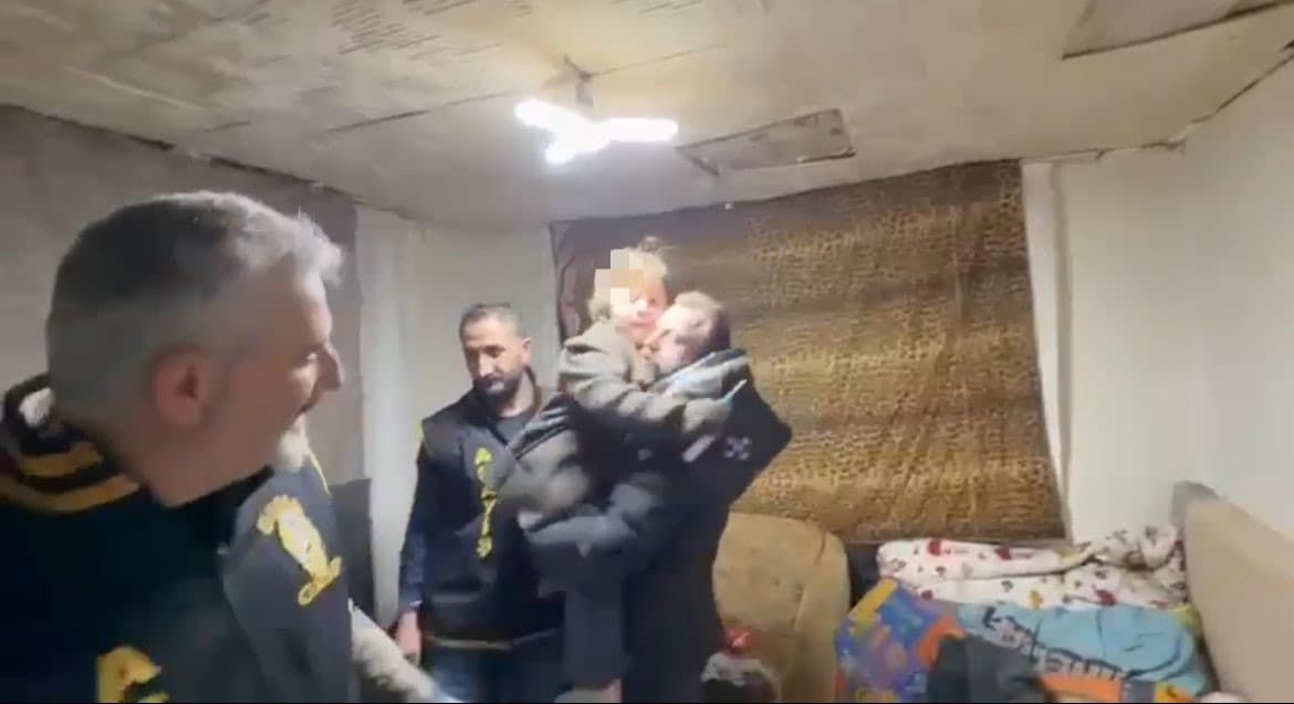 Alman anneden kaçırılan çocuk 7 yıl sonra harabe evde böyle bulundu