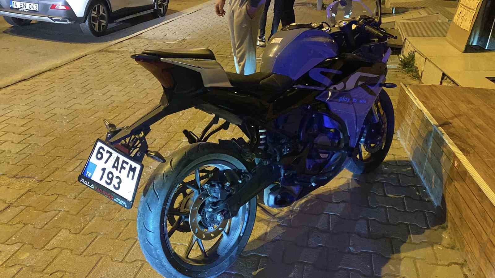 Kavşakta otomobille motosiklet çarpıştı: 1 yaralı