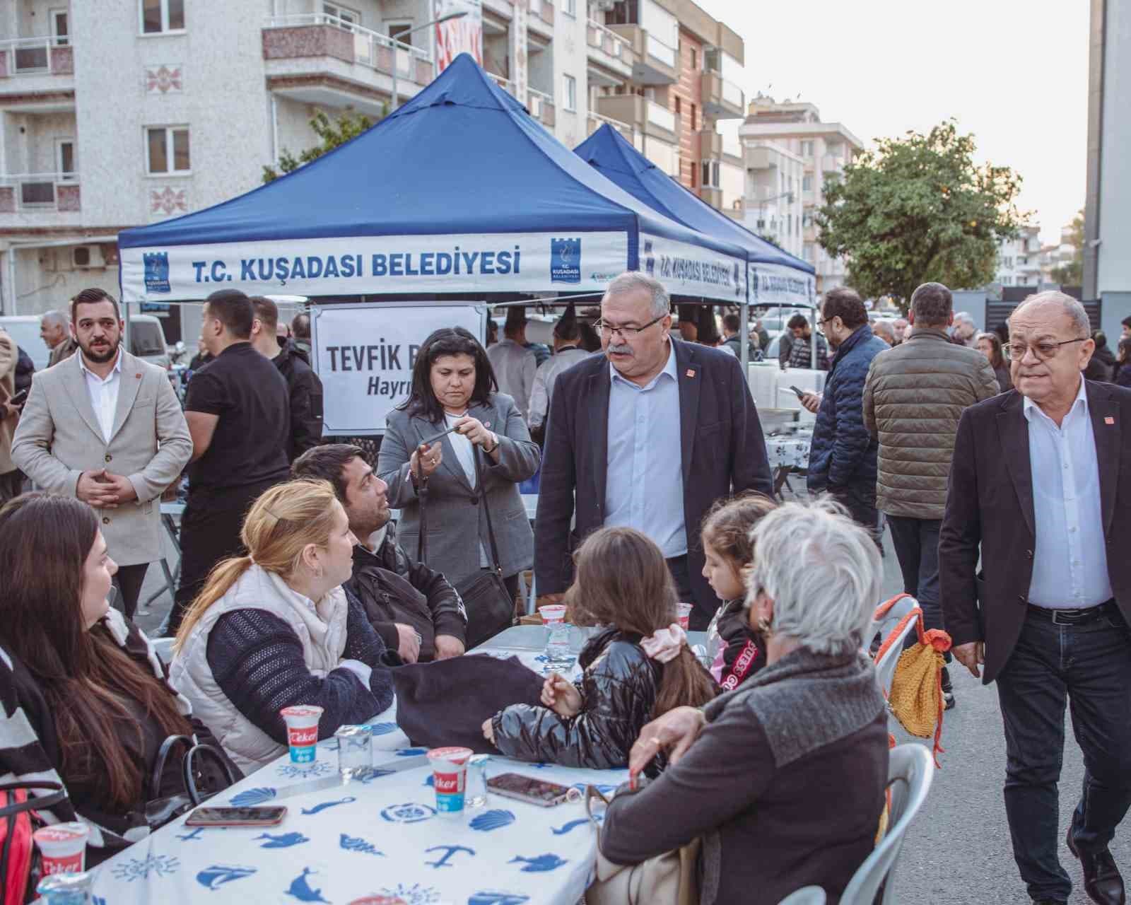 Kuşadası, Başkan Günel için tek yürek oldu