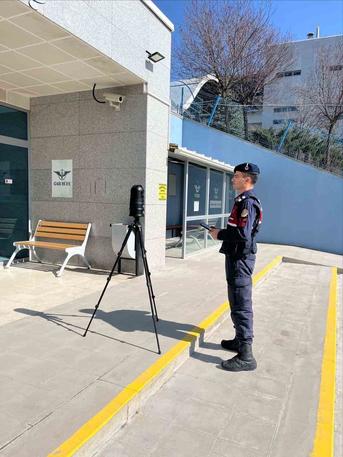 Bilecik YHT İstasyonu’nda 36 şahıs sorgulandı