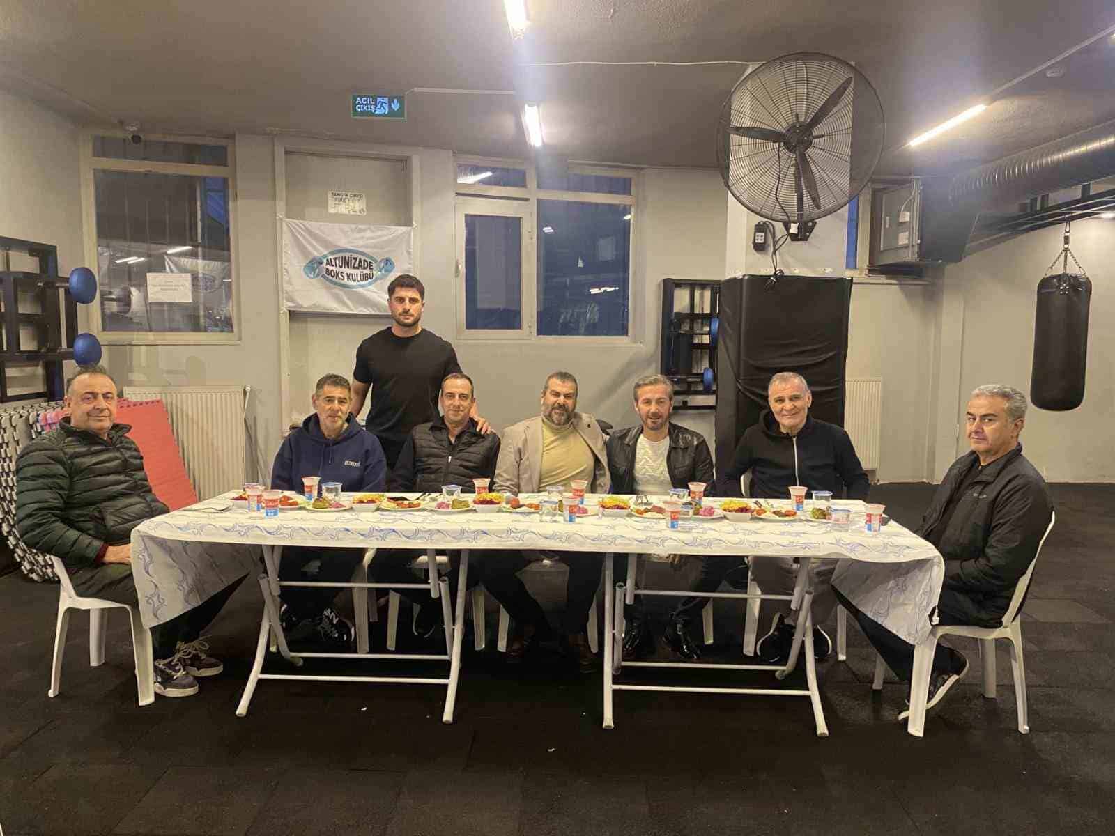Altunizade Boks Kulübü, geleneksel iftar programında bir araya geldi
