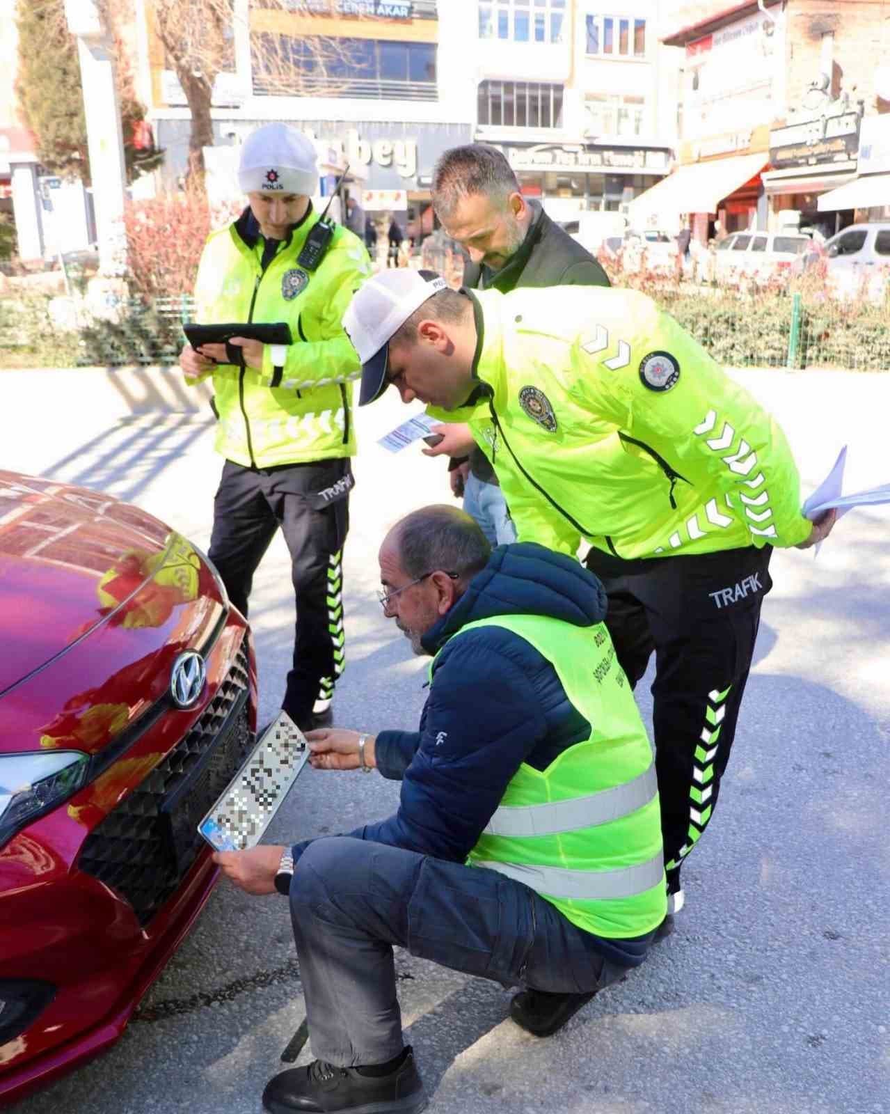 Bilecik’te standart dışı plakalara yönelik denetim