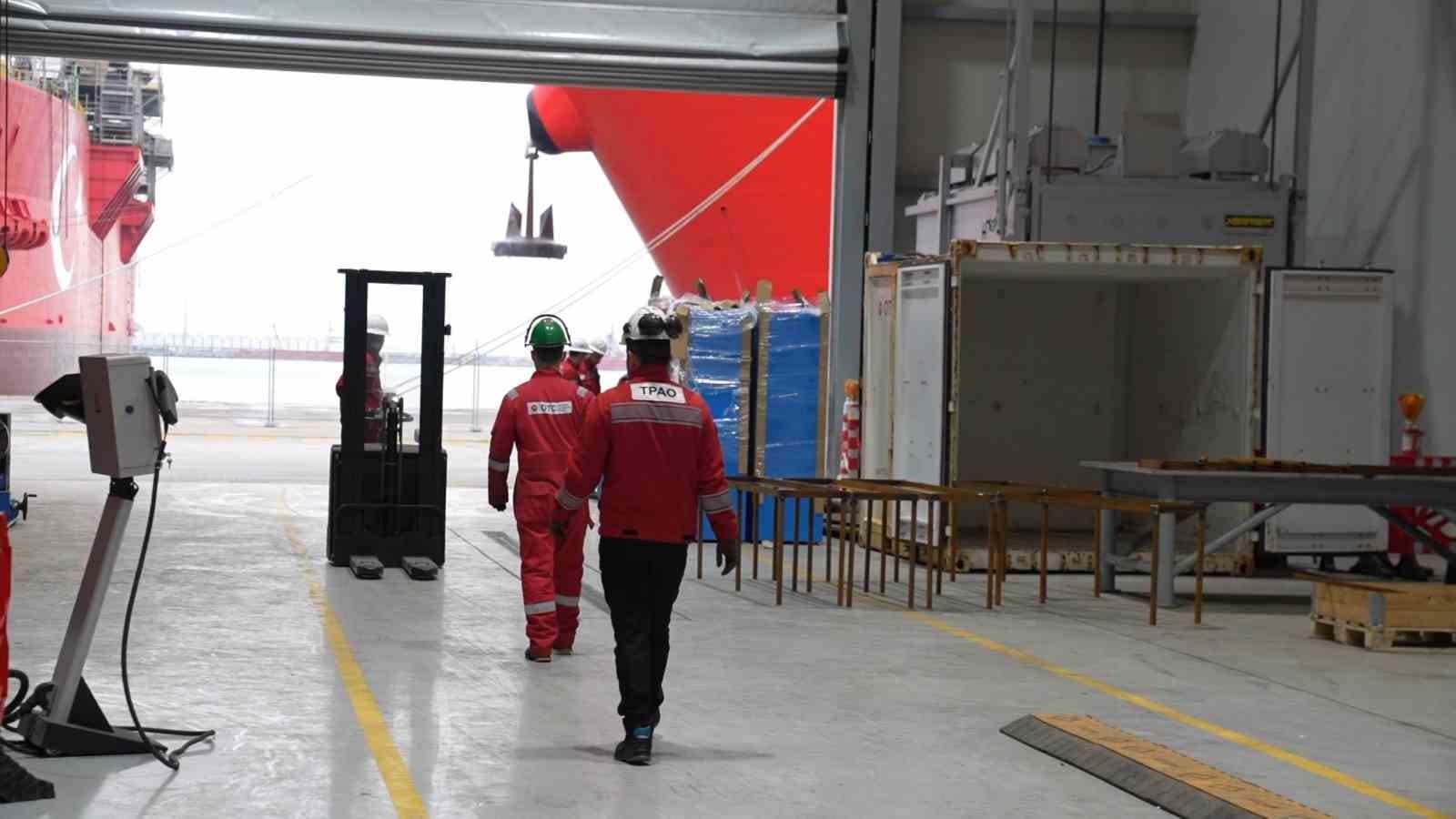 Bakan Bayraktar: "Enerjide Tam Bağımsız Türkiye yolunda her halkayı bir bir tamamlıyoruz"