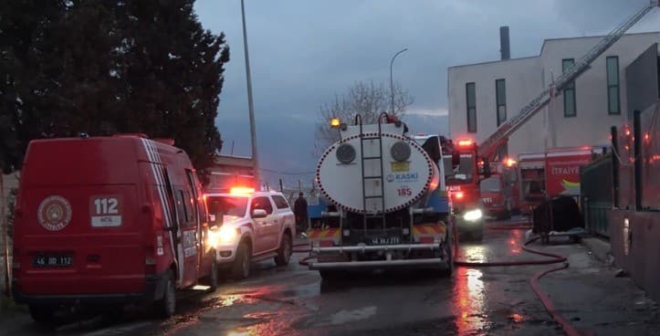 Kahramanmaraş’ta yangına müdahale eden itfaiye eri darbedildi