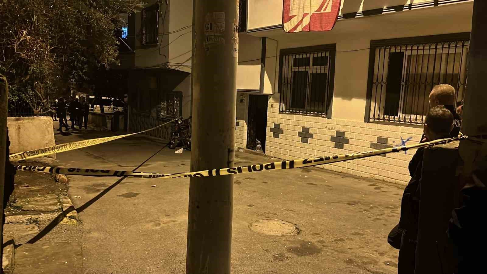 Silahlı kavgada evinin önünde duran genç kadın başından vurularak hayatını kaybetti