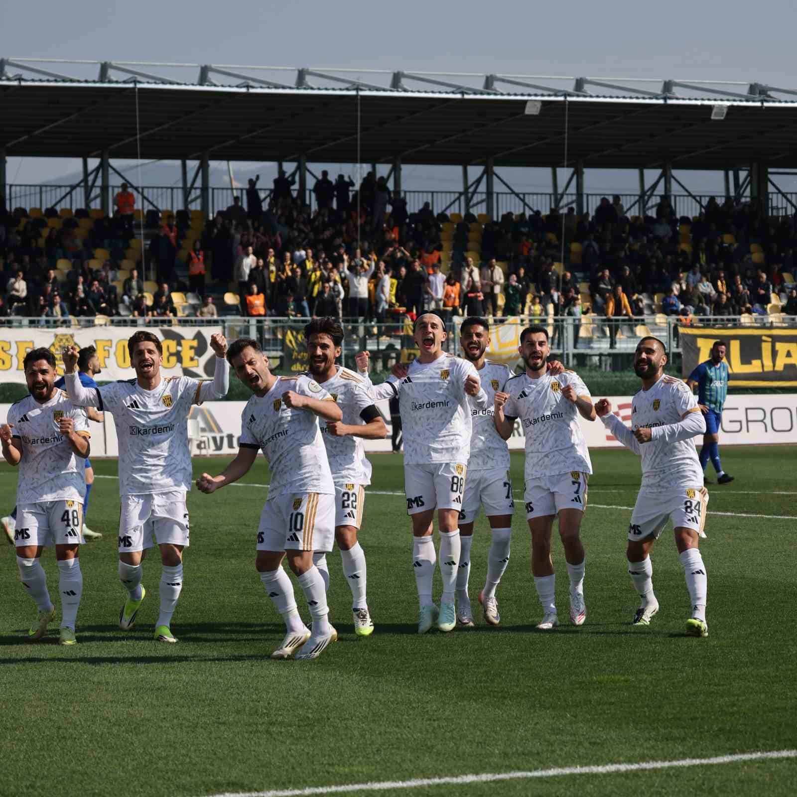 Aliağa FK, zirveye oynuyor