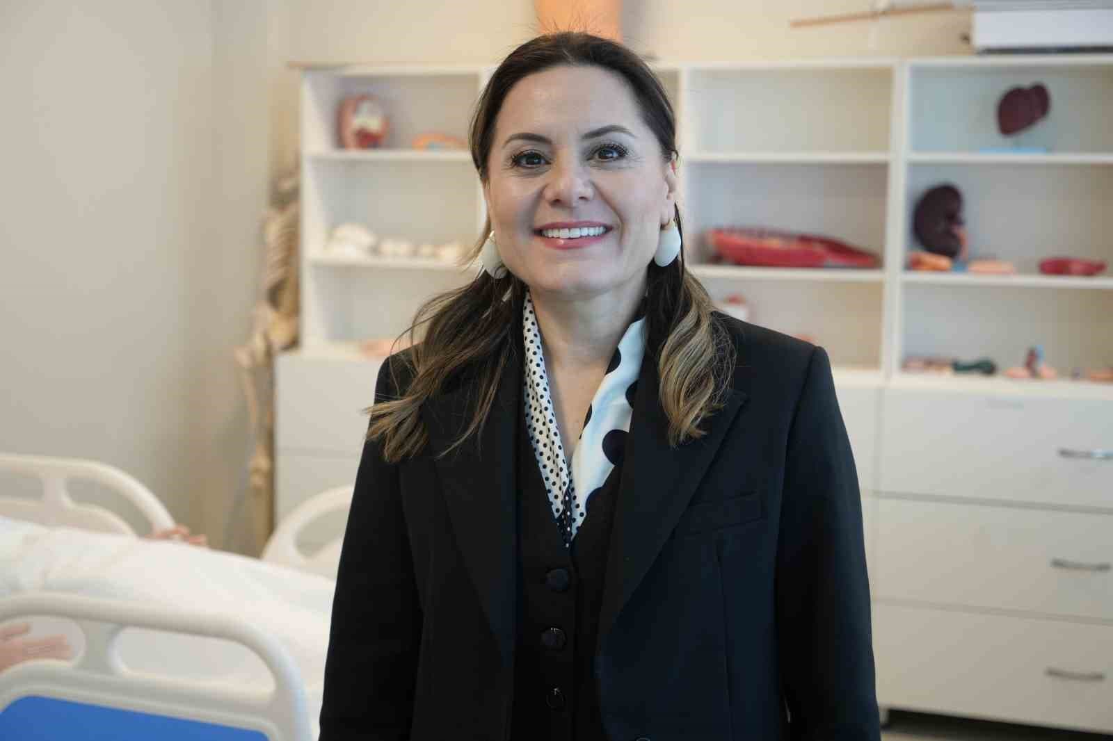 VR gözlüğü takıp damar yolunu 3 boyutlu buluyorlar