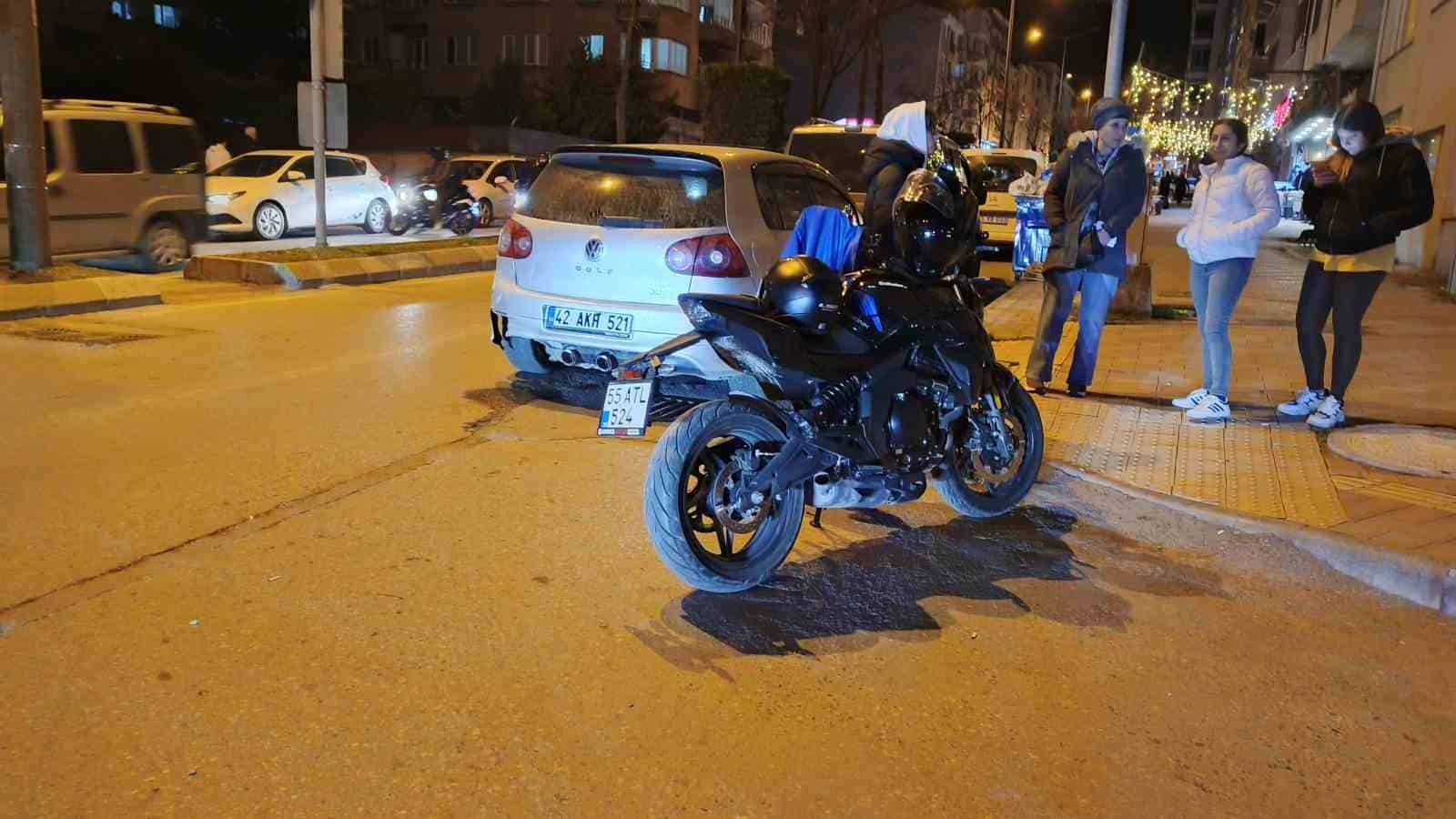 Bafra’da motosiklet otomobile çarptı: 1 yaralı