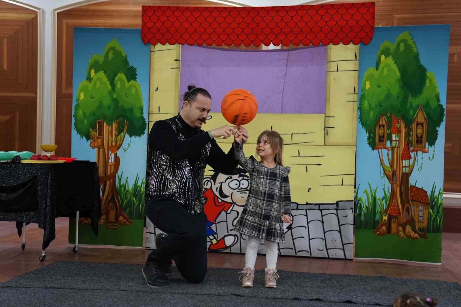 Esenyurt’ta ara tatil şenliği coşkusu: Çocuklar doyasıya eğlendi