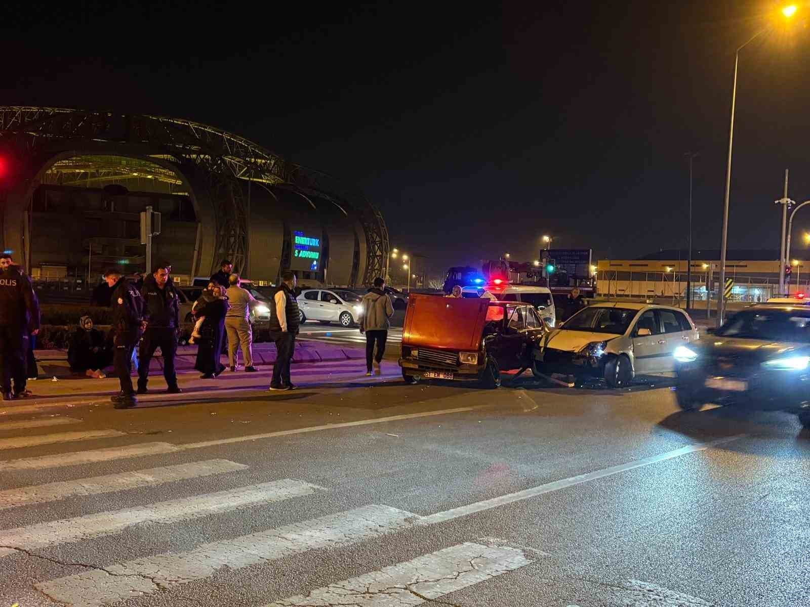 Kayseri’de otomobiller çarpıştı: 1 yaralı