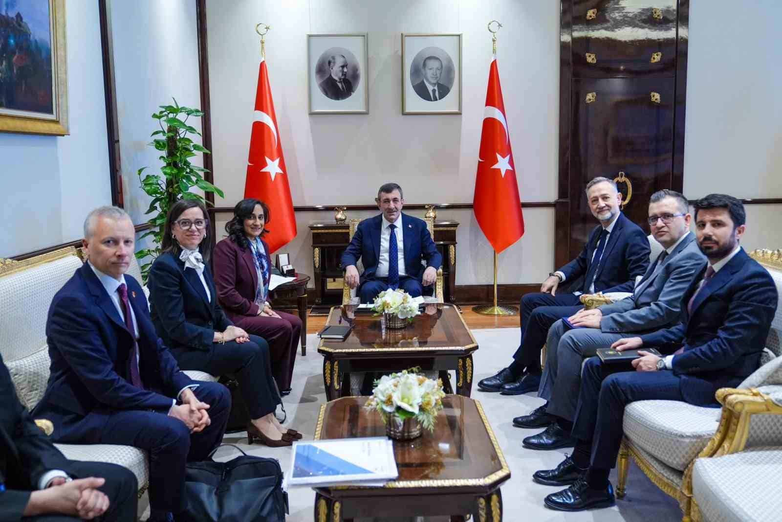 Cumhurbaşkanı Yardımcısı Yılmaz, Kanada Dışişleri Bakanı Anand’ı kabul etti