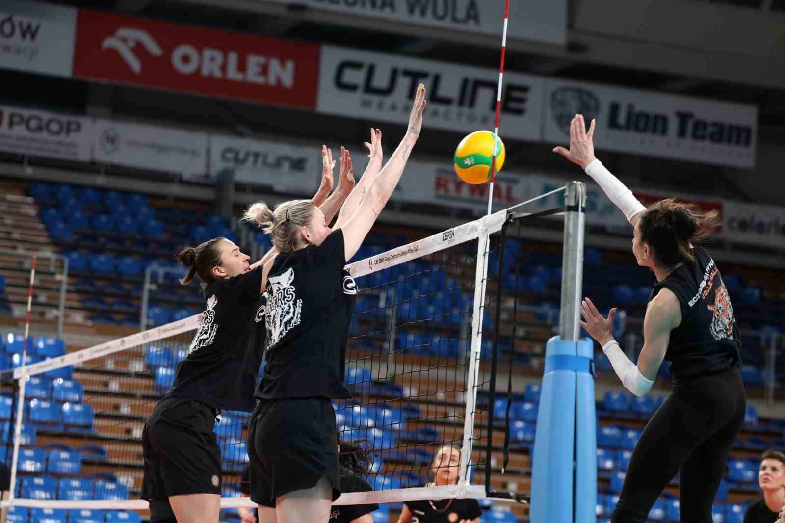 Eczacıbaşı Dynavit dörtlü final için sahada