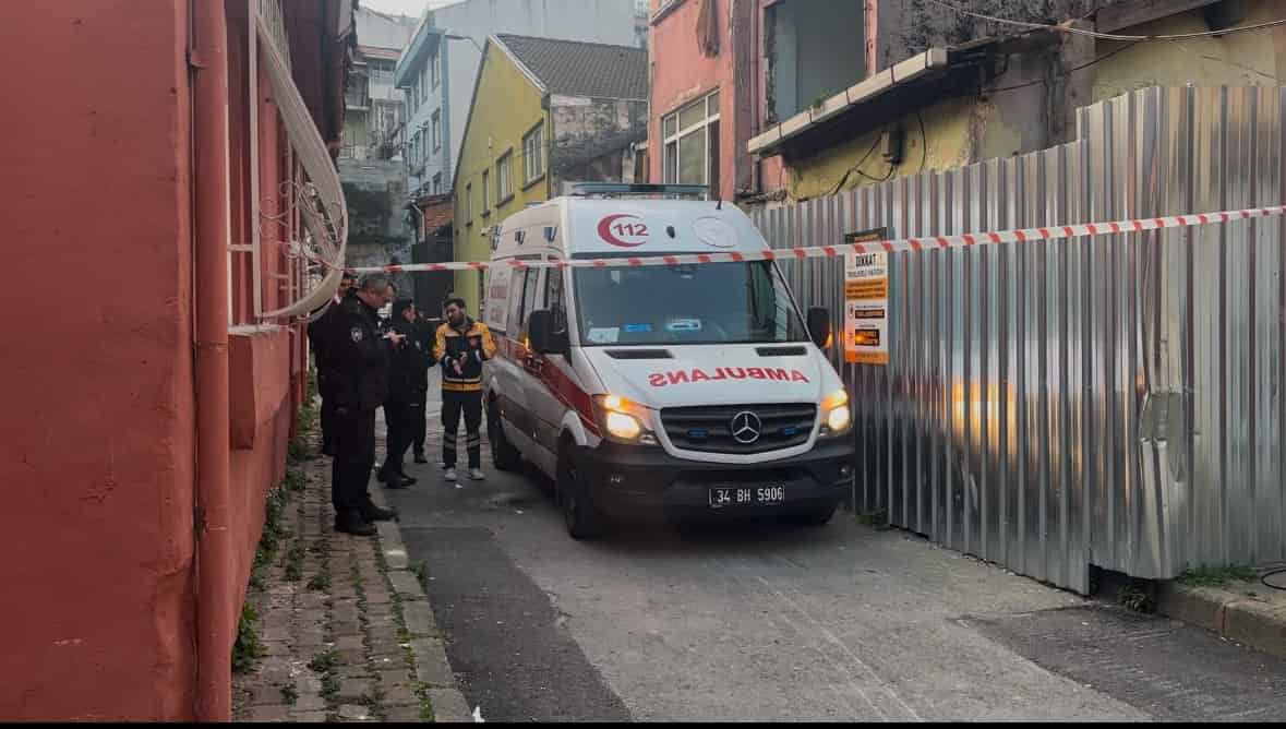 Beyoğlu’nda çıkan yangında 1 yaşındaki bebek hayatını kaybetti, 2 kişi yaralandı