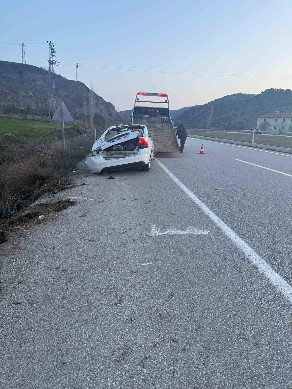 Çorum’da otomobil dereye devrildi: 4 yaralı