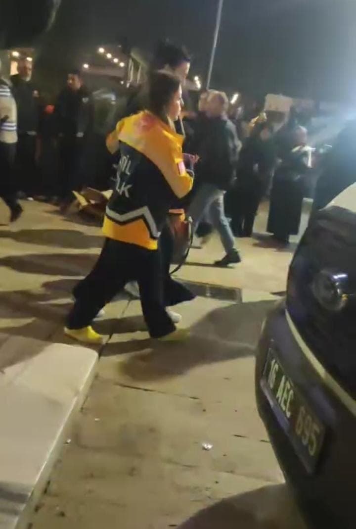 Ulu Camii’nde yoğunluk sebebiyle bir kadın baygınlık geçirdi