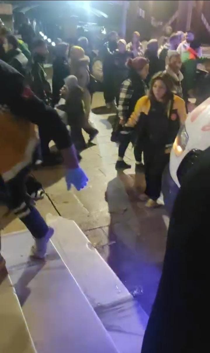 Ulu Camii’nde yoğunluk sebebiyle bir kadın baygınlık geçirdi