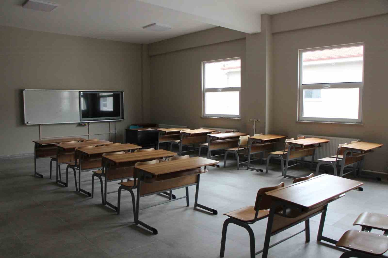 Suluova’da 40 yıllık okulun yerine mesleki eğitim üssü yapılıyor