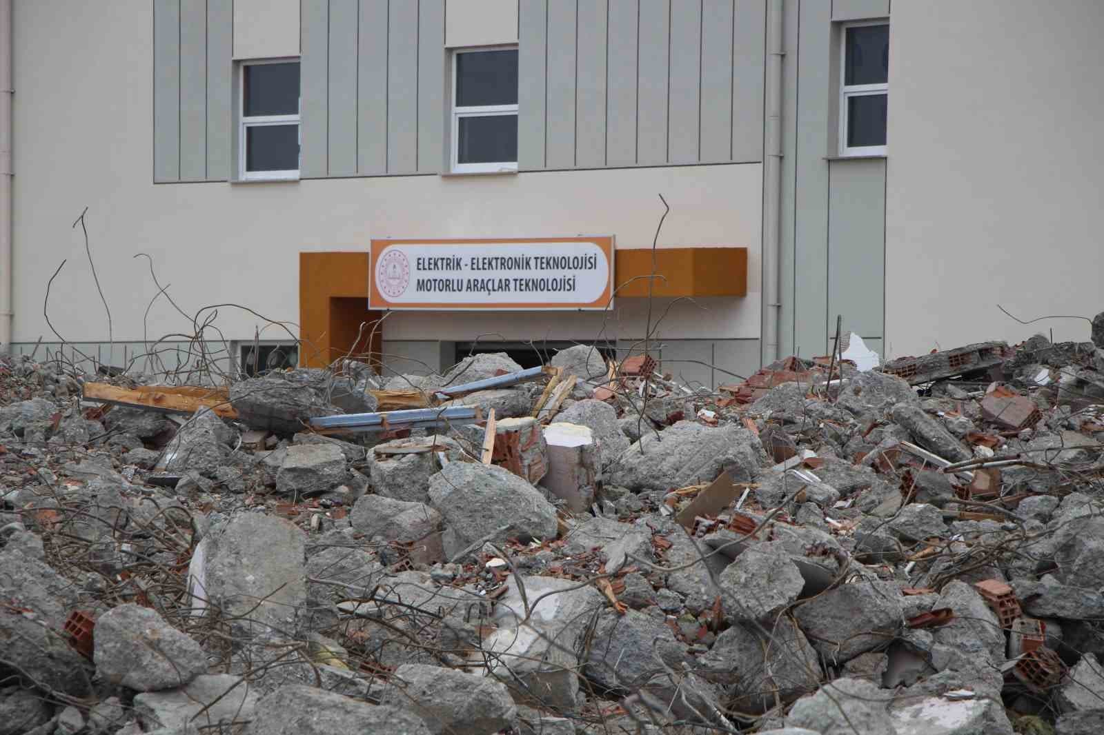 Suluova’da 40 yıllık okulun yerine mesleki eğitim üssü yapılıyor