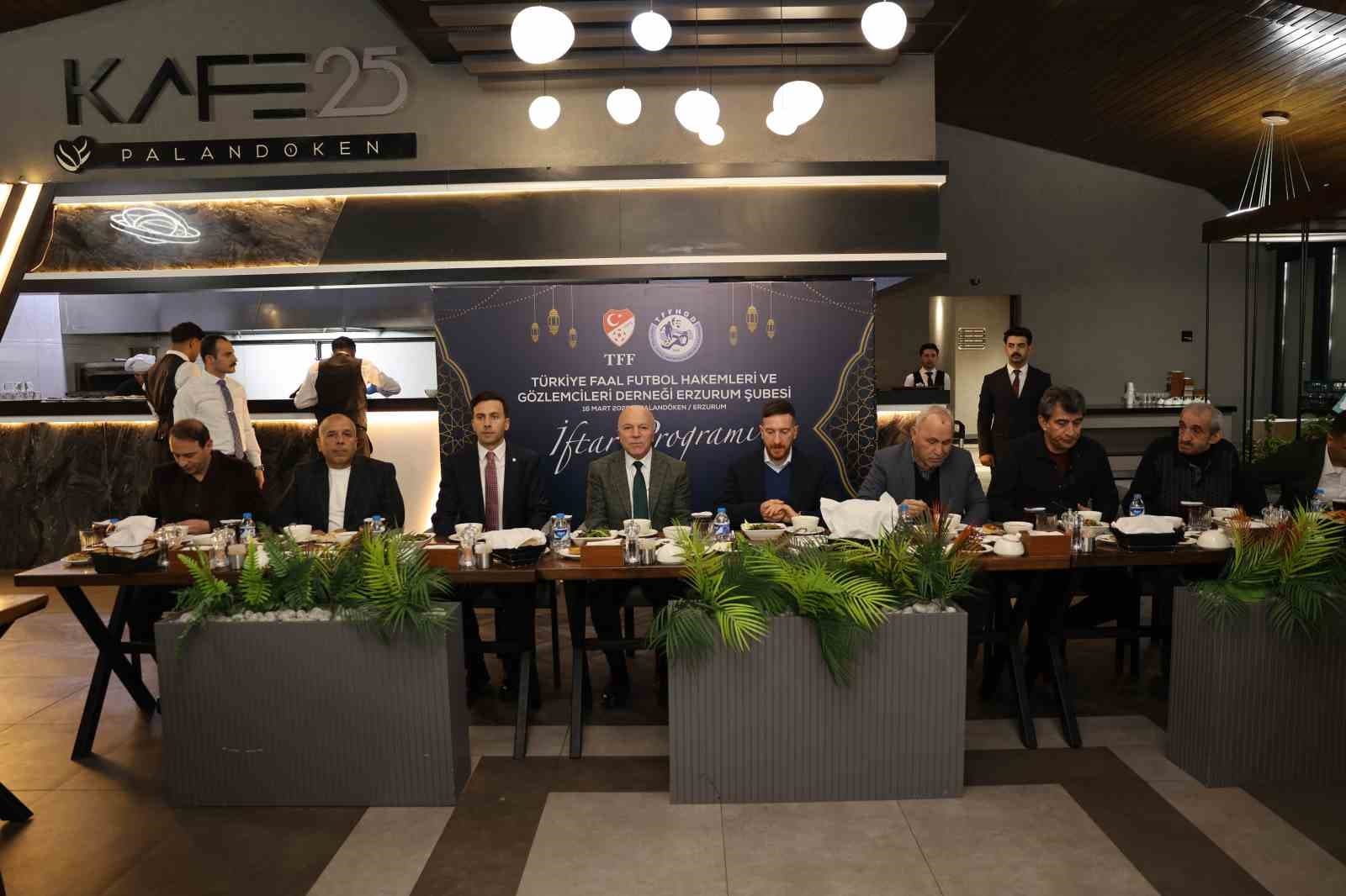 Hakemler iftar yemeğinde buluştu